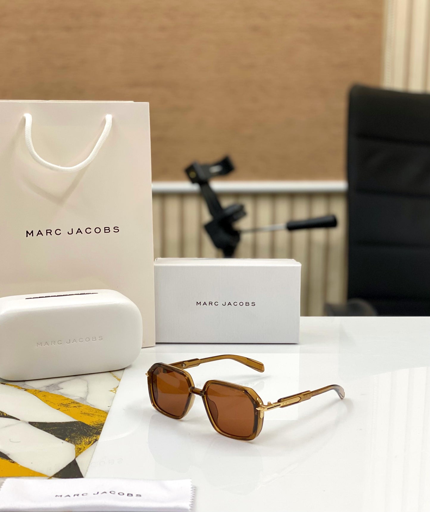 MARC JACOBS