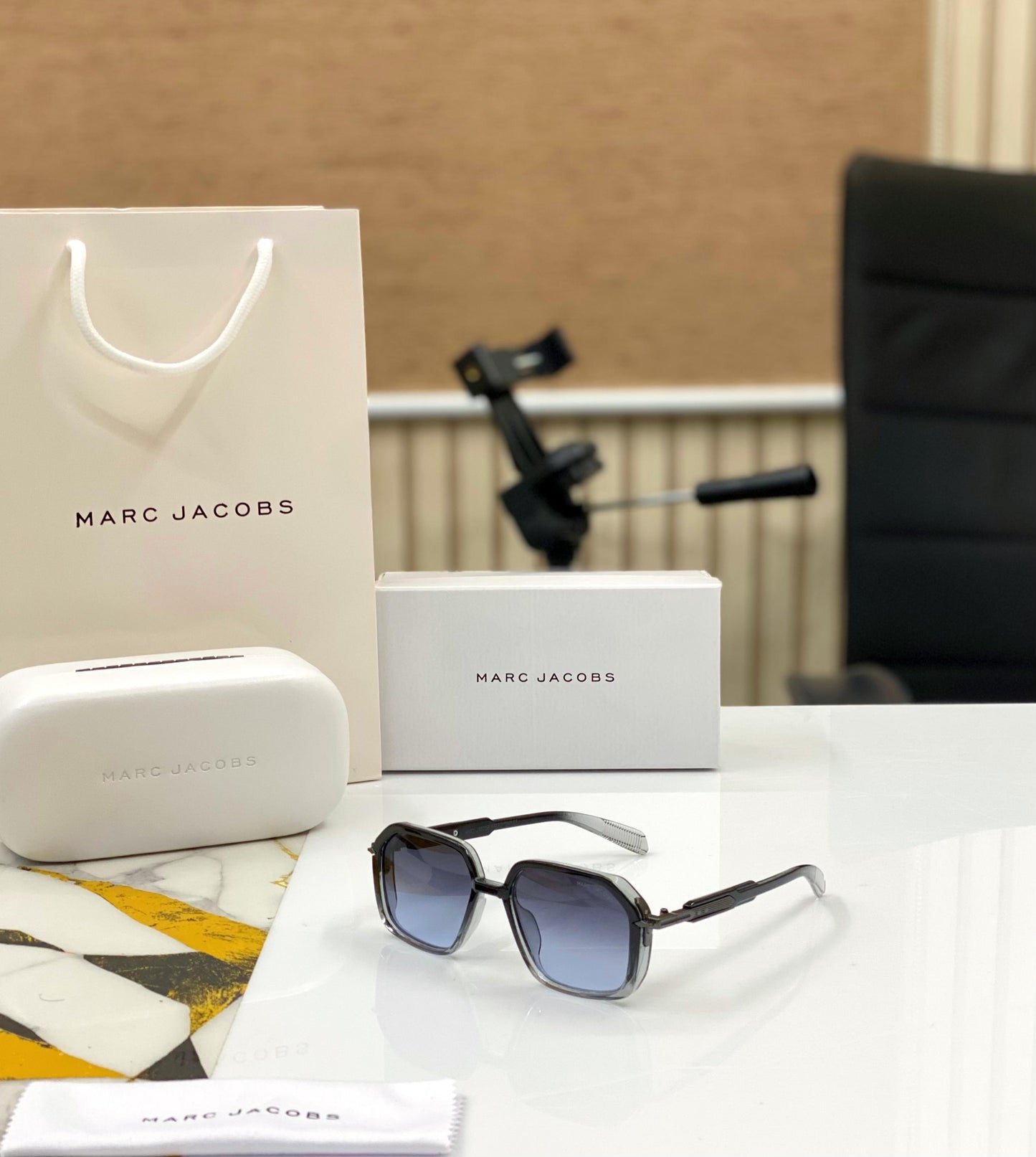 MARC JACOBS
