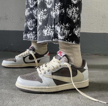 TRAVIS SCOTT X AIR JORDAN 1 LOW OG 'REVERSE MOCHA'